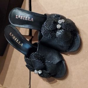 Sz 35 NIB $575 LeSilla shoes